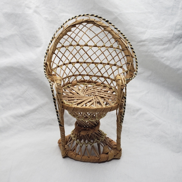 Two Vintage Wicker Rattan Peacock Chairs Tabletop Size 16" and 9" - Picture 9 of 9